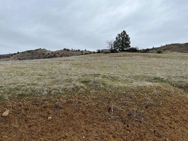 1 Acre of Land for Sale in Hornbrook, California
