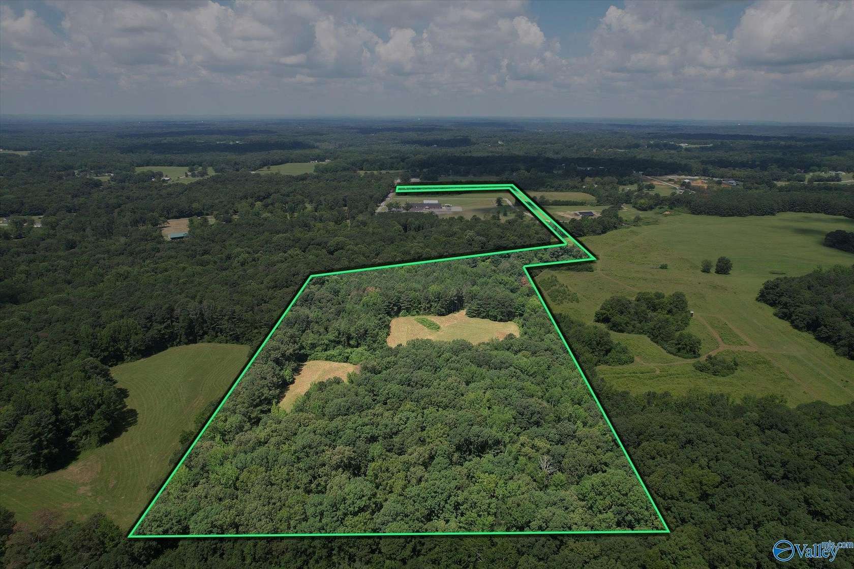 31 Acres of Recreational & Residential Land for Sale in Hartselle, Alabama