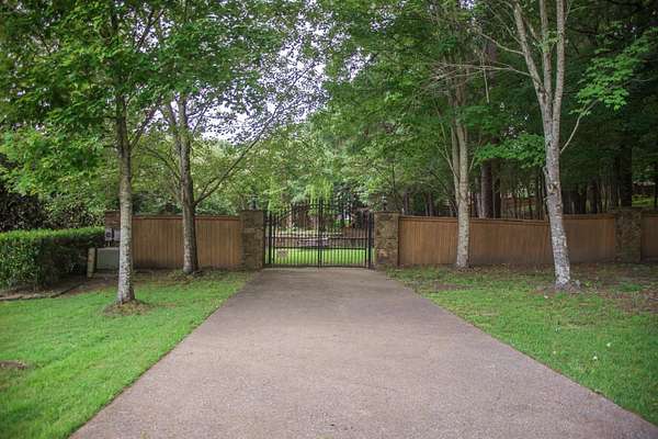 1.24 Acres of Residential Land for Sale in Cordova, Tennessee