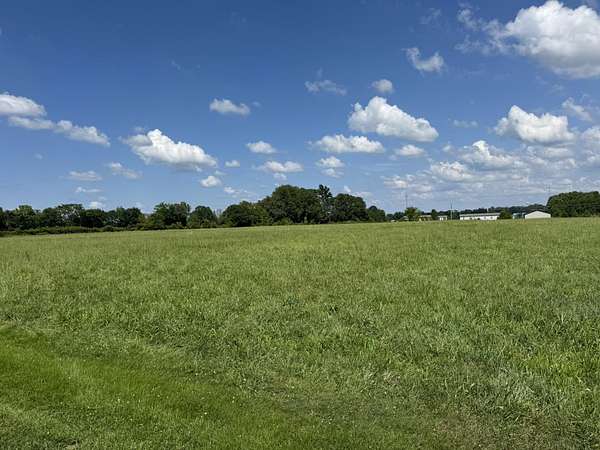 8 Acres of Land for Sale in Russell Springs, Kentucky