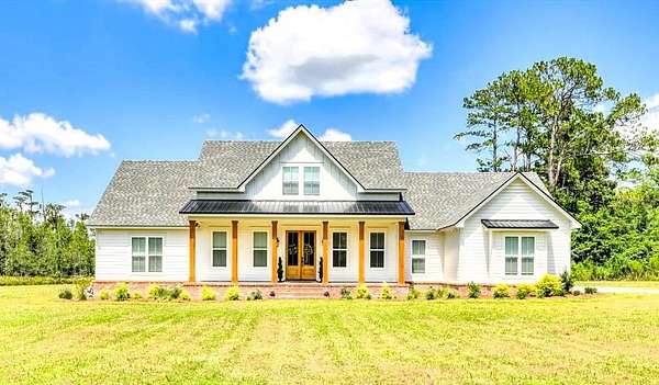 17.3 Acres of Recreational Land with Home for Sale in Hahira, Georgia