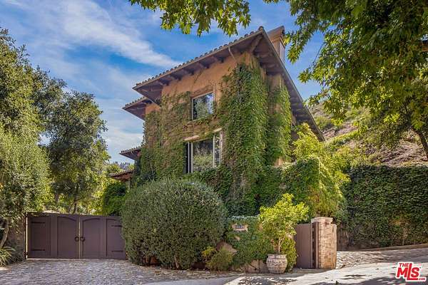 3.69 Acres of Residential Land with Home for Sale in Los Angeles, California