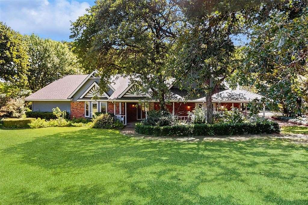 2 Acres of Residential Land with Home for Sale in Copper Canyon, Texas