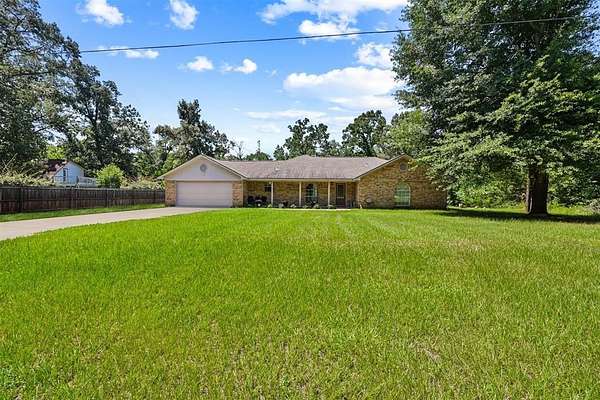 2 Acres of Residential Land with Home for Sale in Palestine, Texas