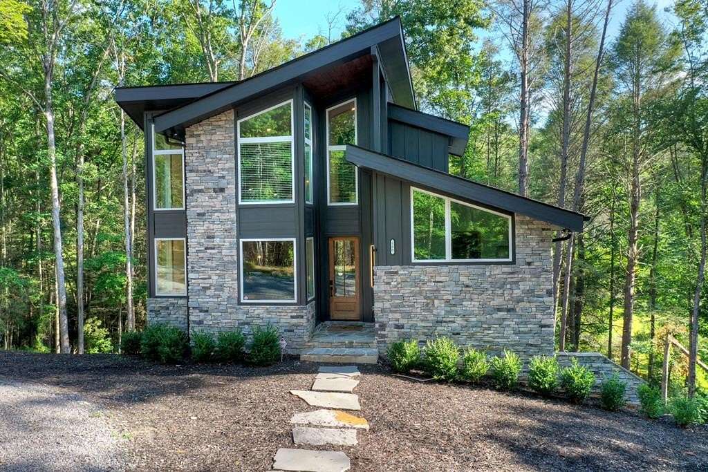 2.15 Acres of Residential Land with Home for Sale in Blue Ridge, Georgia