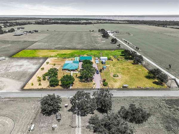 5.4 Acres of Residential Land with Home for Sale in Kingston, Oklahoma