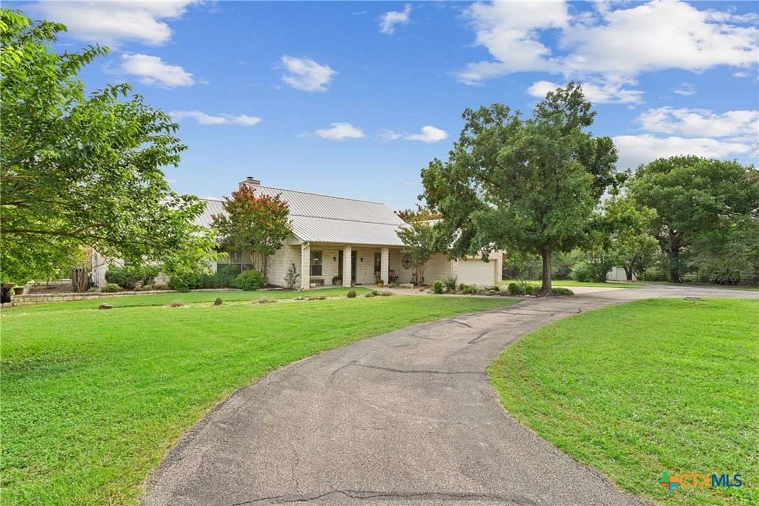 31.5 Acres of Land with Home for Sale in Salado, Texas