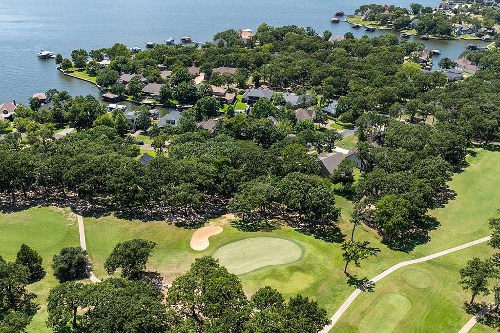0.69 Acres of Residential Land for Sale in Mabank, Texas