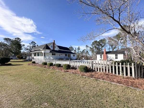 16 Acres of Recreational Land with Home for Sale in Vidalia, Georgia