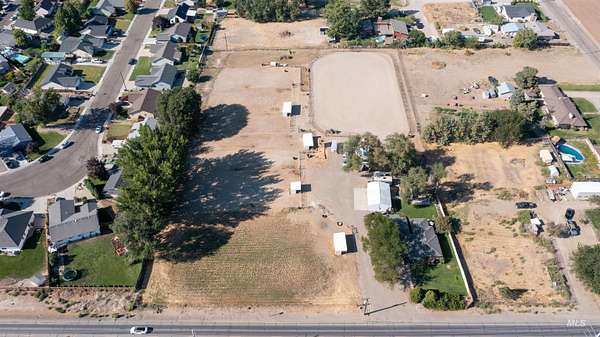 3.77 Acres of Residential Land with Home for Sale in Ontario, Oregon