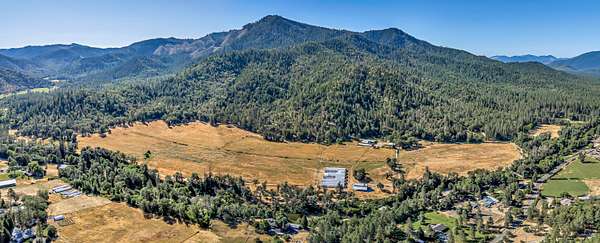 580 Acres of Recreational & Residential Land for Sale in Rogue River, Oregon