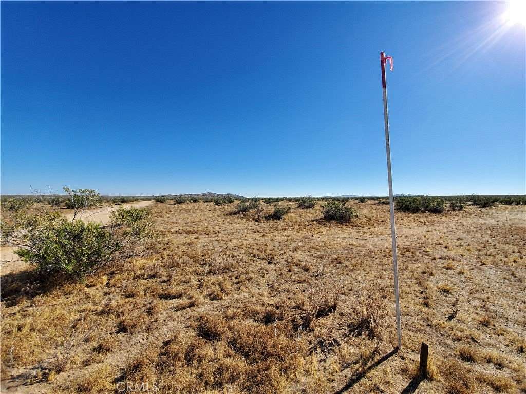 2.52 Acres of Residential Land for Sale in Lake Los Angeles, California