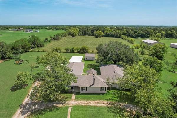 7 Acres of Land with Home for Sale in Kaufman, Texas