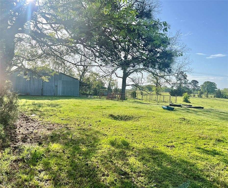 6 Acres of Land for Sale in Mount Pleasant, Texas