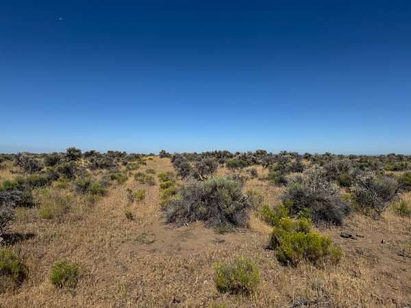 20 Acres of Recreational Land & Farm for Sale in Burns, Oregon