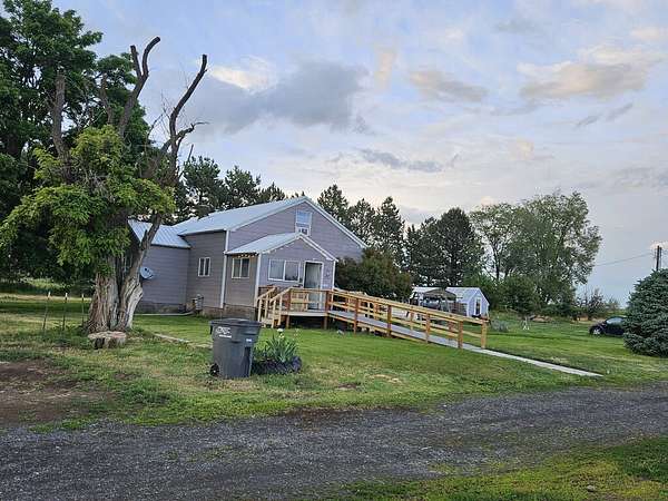 20 Acres of Agricultural Land with Home for Sale in Soap Lake, Washington