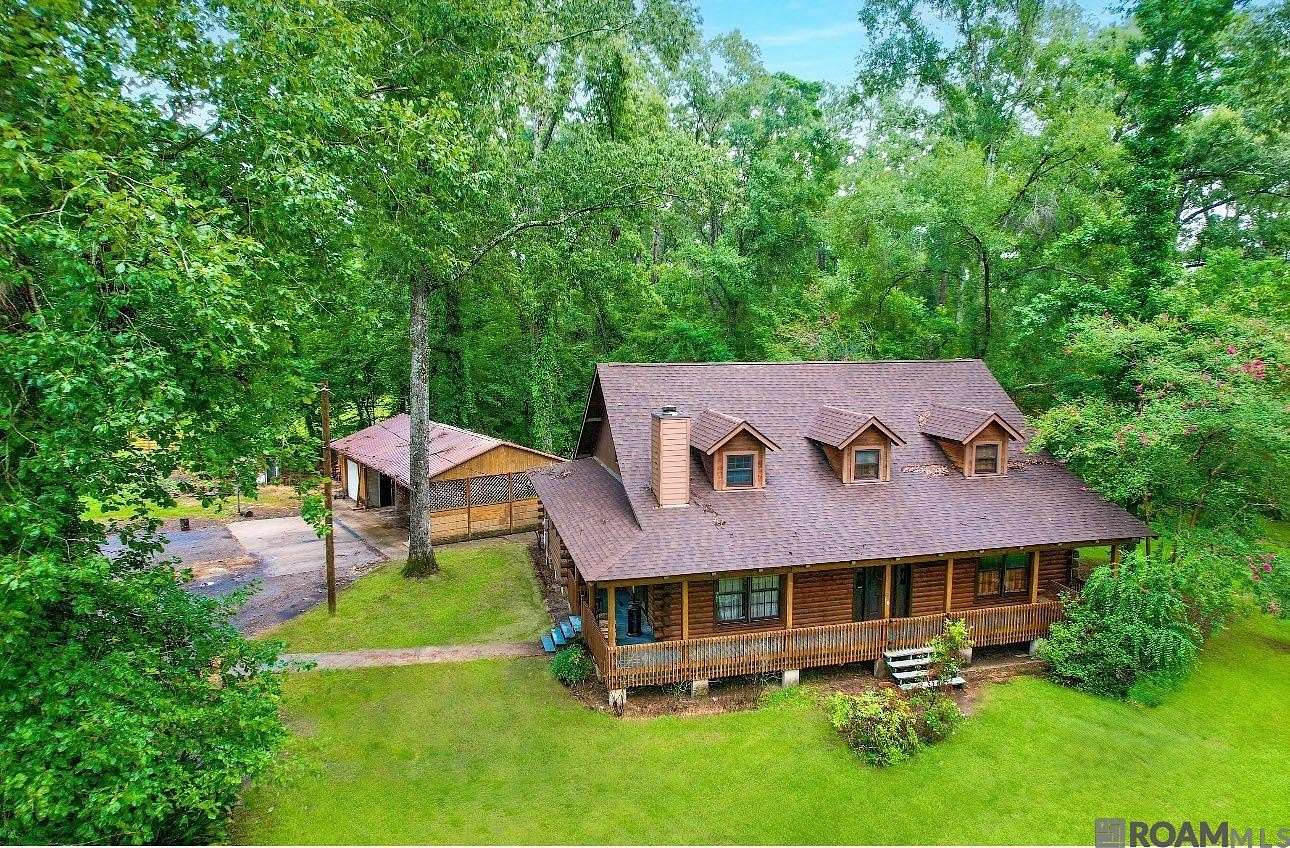 2.65 Acres of Residential Land with Home for Sale in Denham Springs, Louisiana