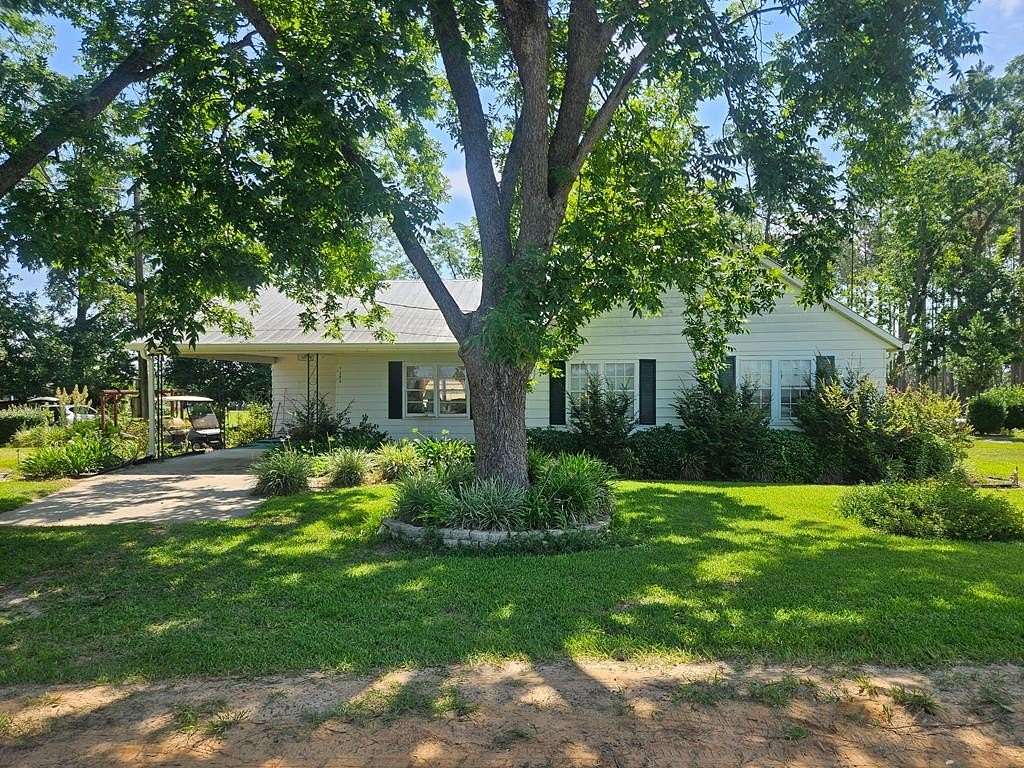 9.73 Acres of Residential Land with Home for Sale in Alapaha, Georgia