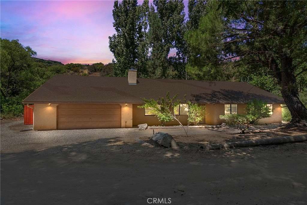 21 Acres of Recreational Land with Home for Sale in Santa Margarita, California