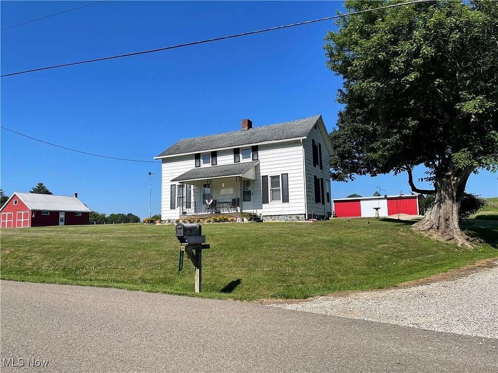 4.5 Acres of Residential Land with Home for Sale in Zanesville, Ohio