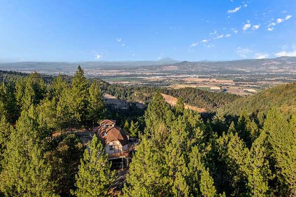 40.2 Acres of Recreational Land with Home for Sale in Jacksonville, Oregon