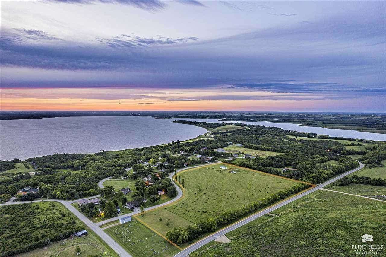 10 Acres of Residential Land for Sale in Junction City, Kansas