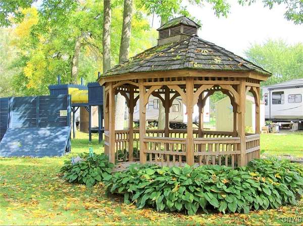Residential Land with Home for - Huron Ny 145528265