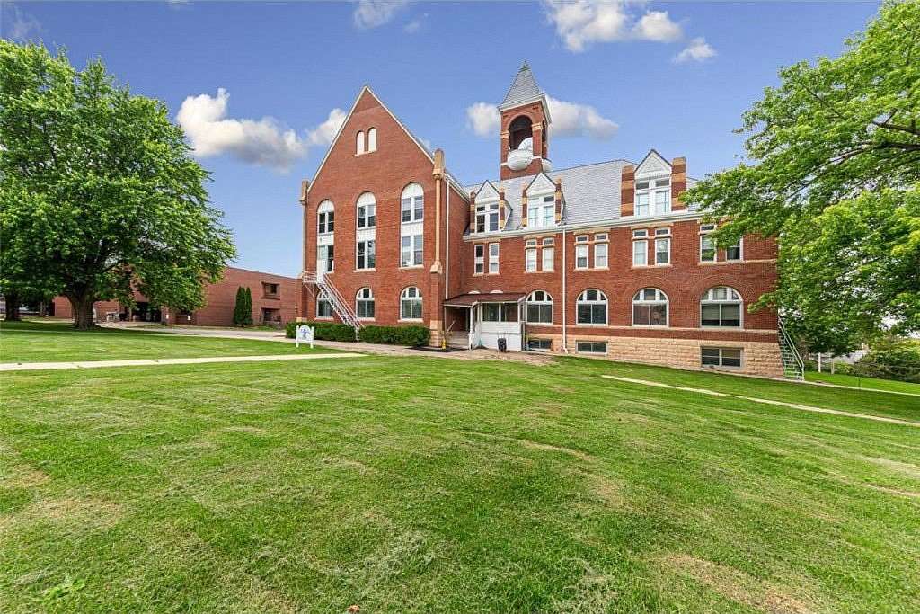 14.4 Acres of Commercial Land for Lease in Owatonna, Minnesota