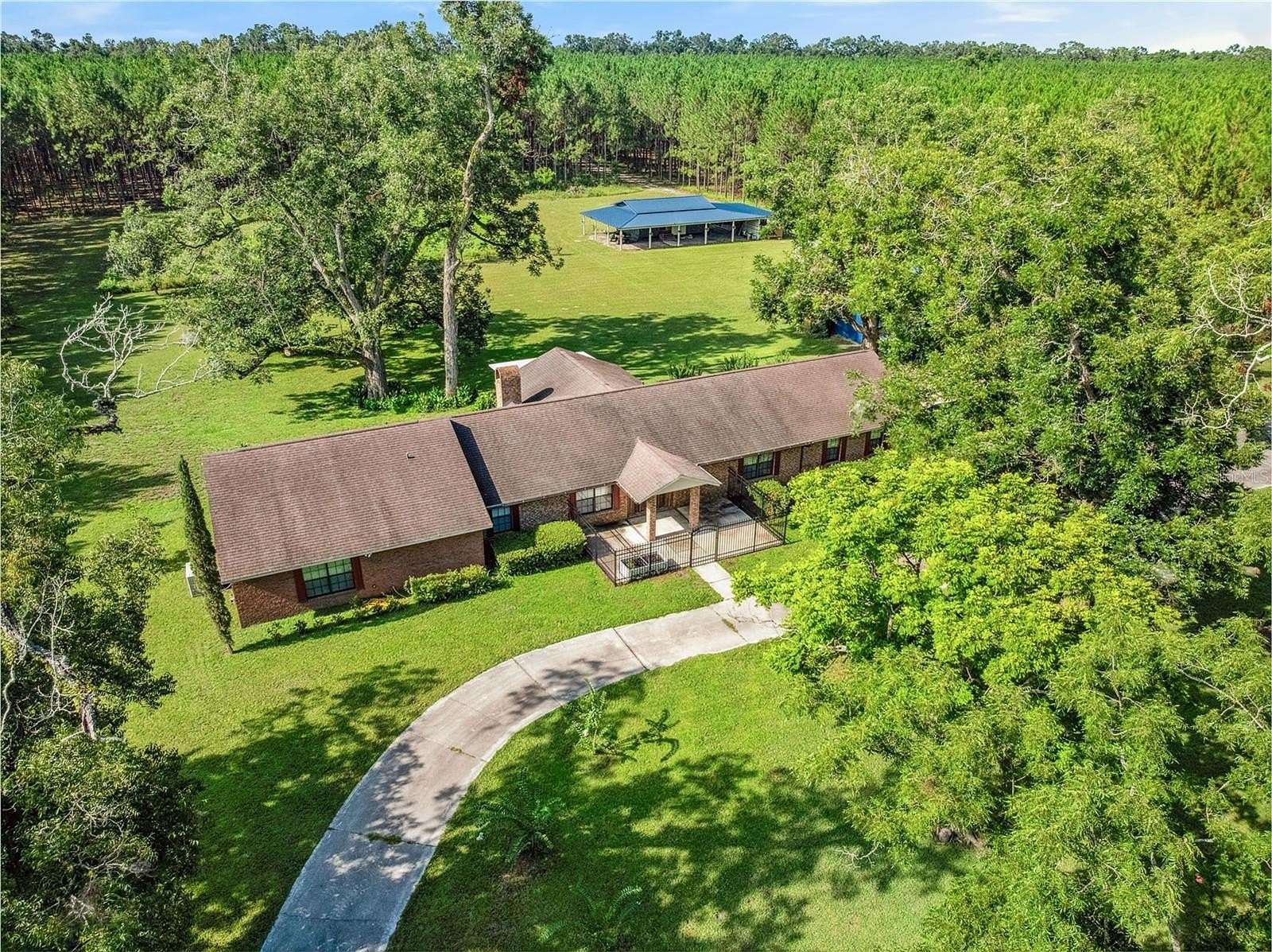 23 Acres of Land with Home for Sale in Trenton, Florida