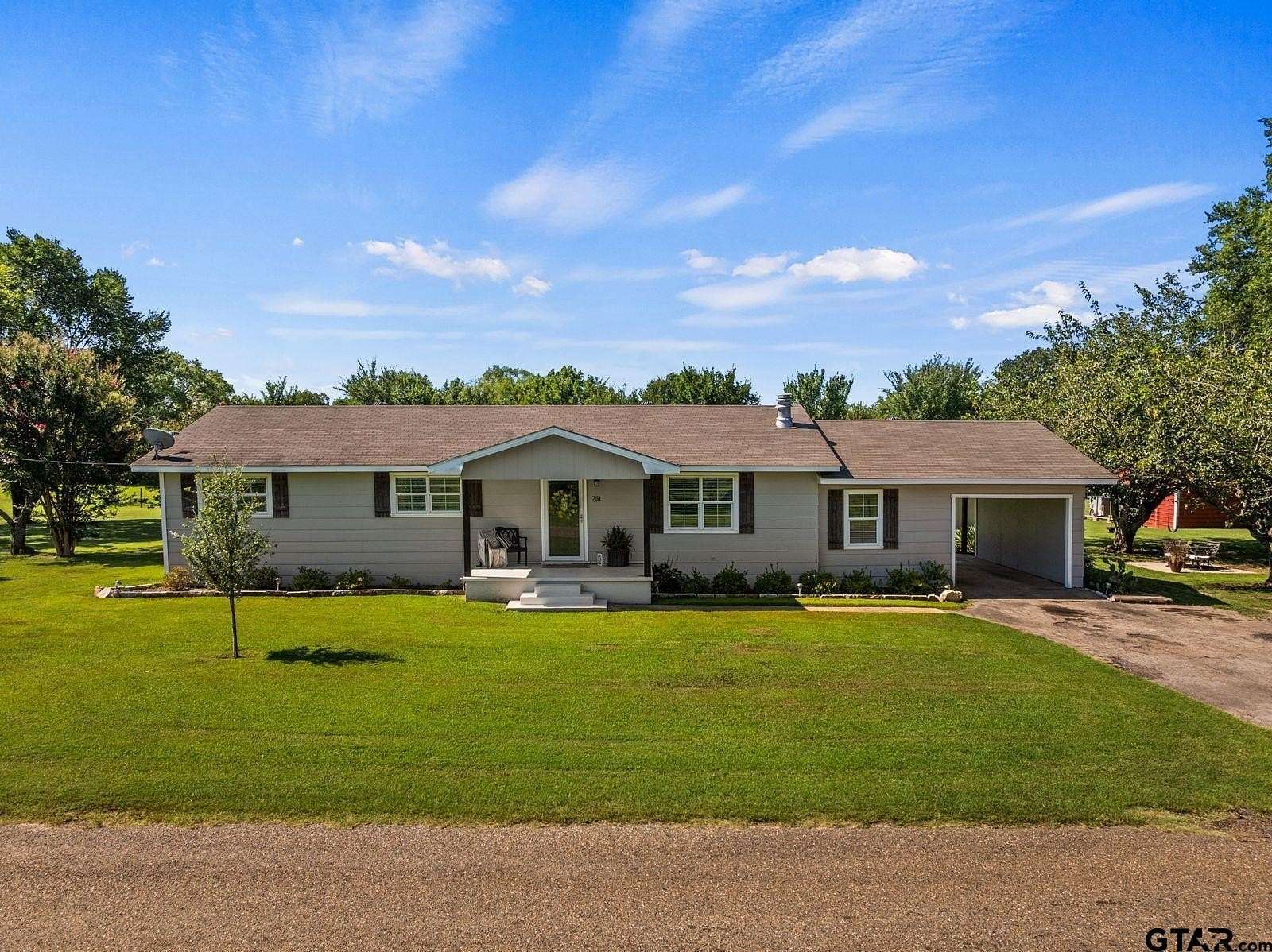 2.2 Acres of Residential Land with Home for Sale in Mount Vernon, Texas