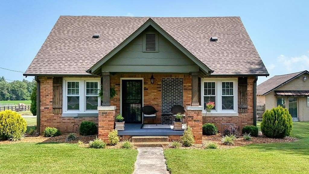 5 Acres of Land with Home for Sale in Huntingdon, Tennessee