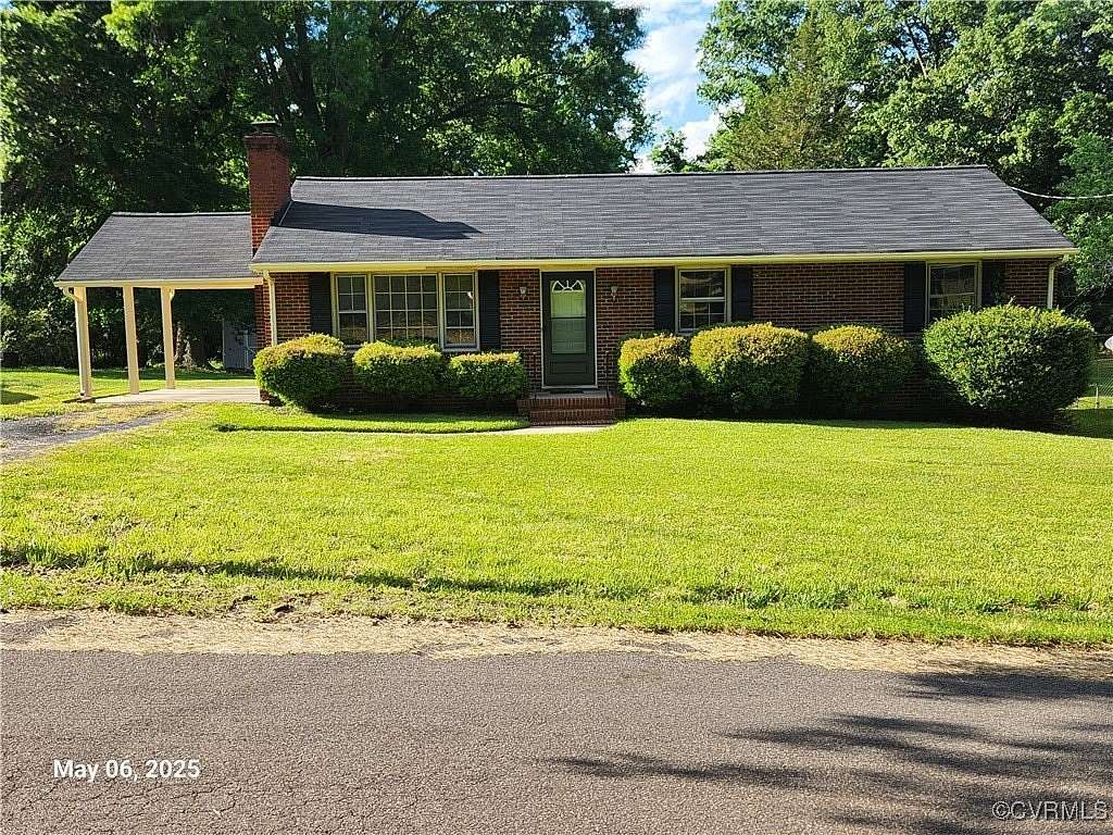 1.6 Acres of Residential Land with Home for Sale in Petersburg, Virginia