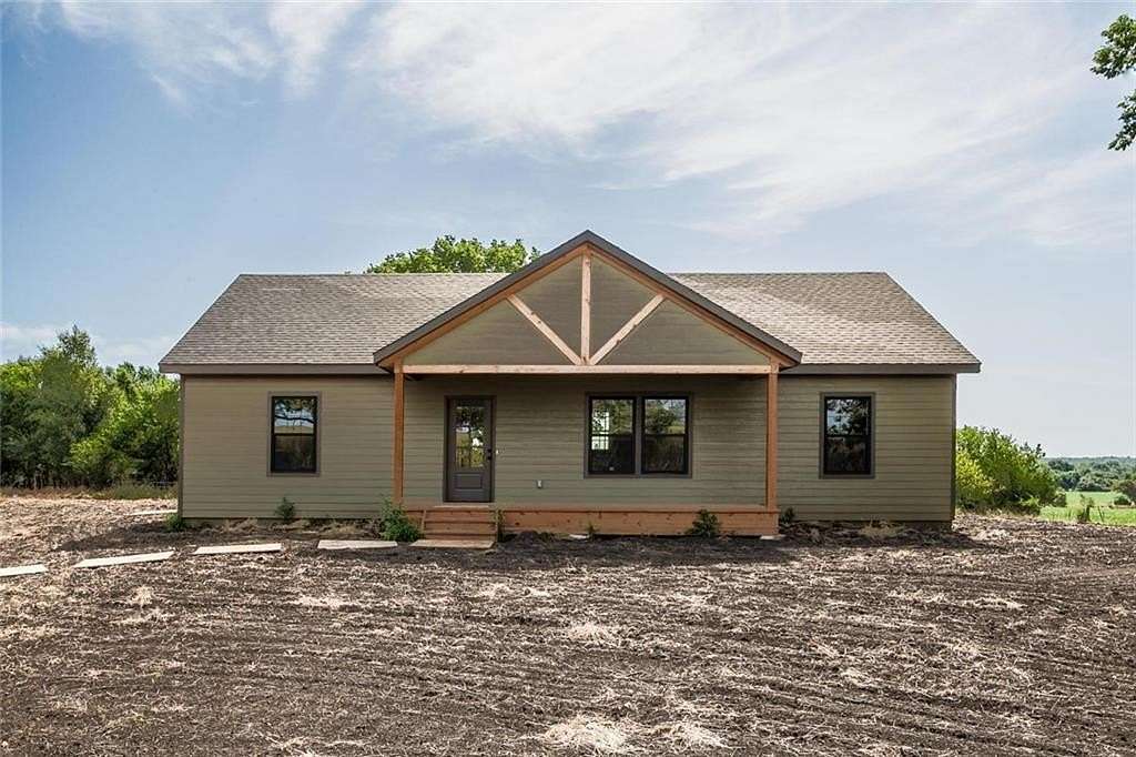 13 Acres of Land with Home for Sale in Pomona, Kansas