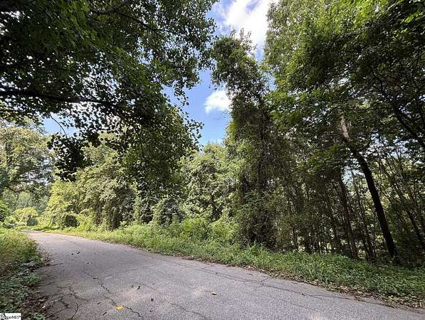 16.5 Acres of Land for Sale in Spartanburg, South Carolina