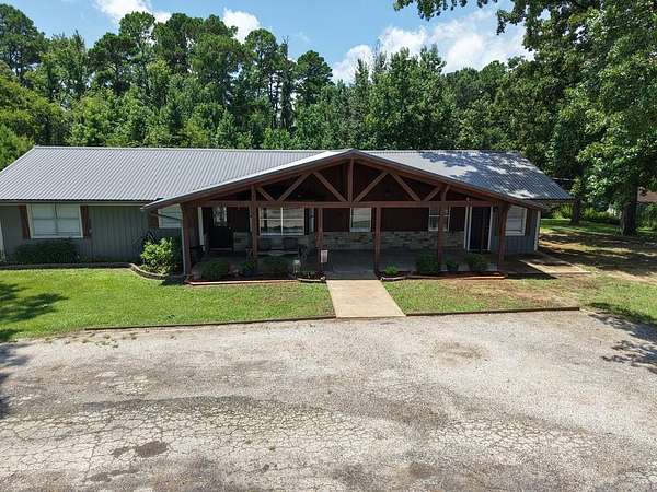 4.45 Acres of Residential Land with Home for Sale in Elkhart, Texas