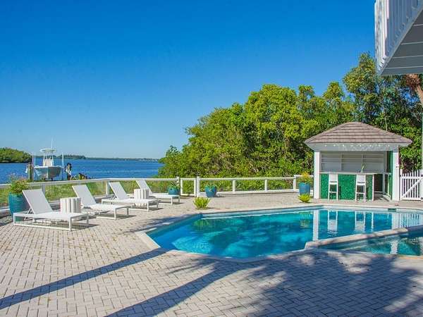 2.76 Acres of Residential Land with Home for Lease in Vero Beach, Florida