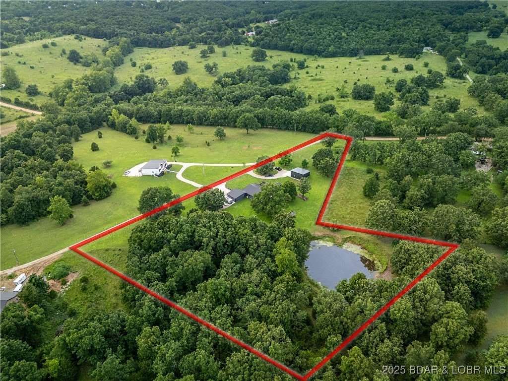 4.62 Acres of Residential Land with Home for Sale in Versailles, Missouri