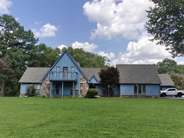 1.5 Acres of Residential Land with Home for Sale in Southaven, Mississippi