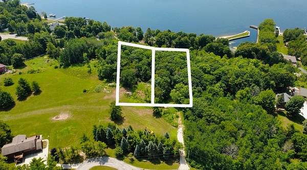 0.93 Acres of Residential Land for Sale in Sturgeon Bay, Wisconsin