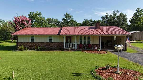 1.54 Acres of Residential Land with Home for Sale in Mena, Arkansas