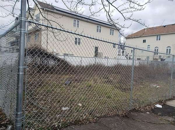 0.04 Acres of Residential Land for Sale in Richmond, New York