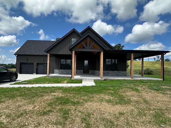 5 Acres of Land with Home for Sale in London, Kentucky