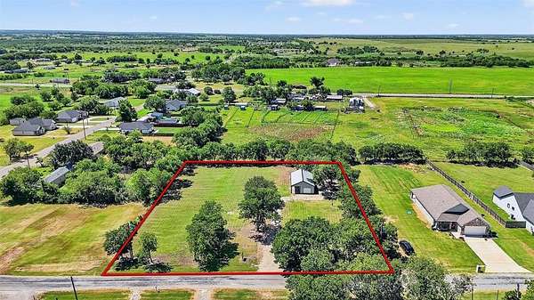 1 Acre of Residential Land for Sale in Southmayd, Texas