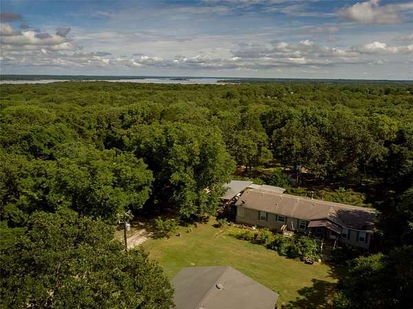 4.33 Acres of Residential Land with Home for Sale in Gordonville, Texas