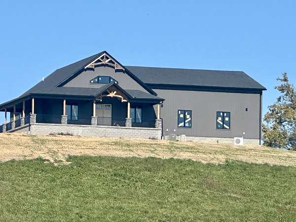 5.57 Acres of Residential Land with Home for Sale in London, Kentucky