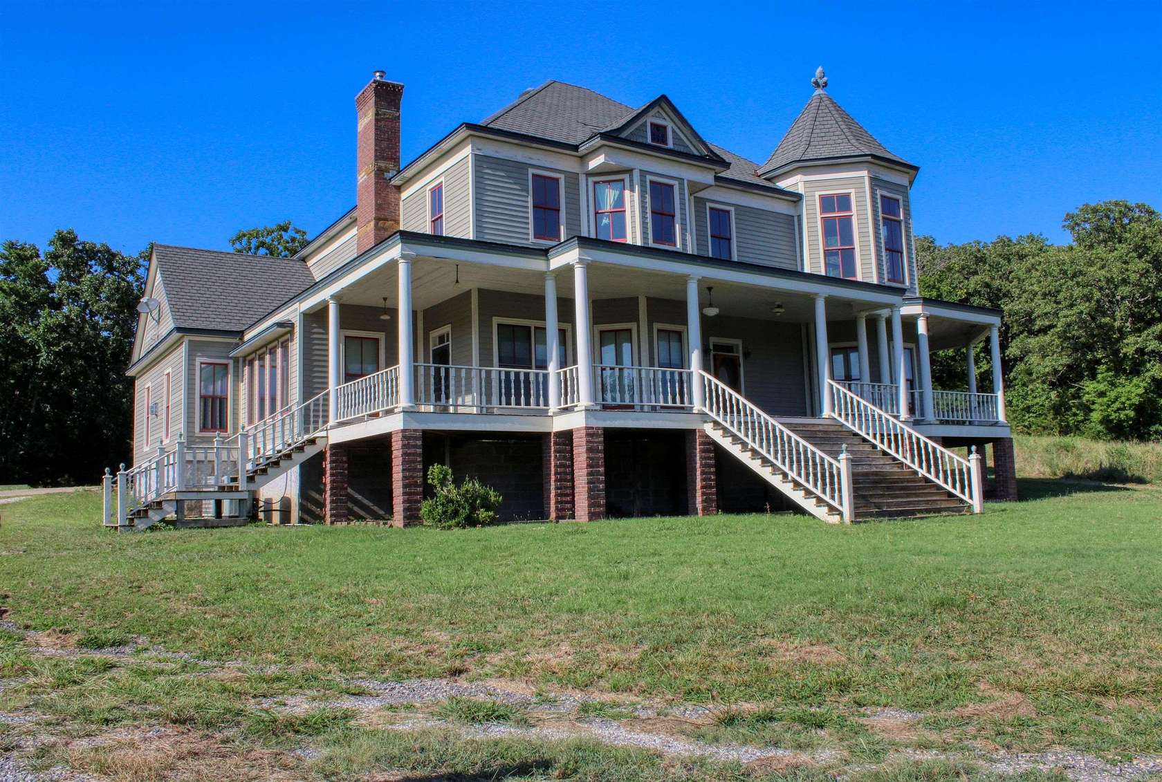 6.33 Acres of Residential Land with Home for Sale in Marshall, Arkansas