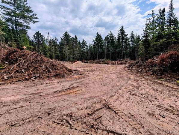 2.5 Acres of Residential Land for Sale in Marquette, Michigan