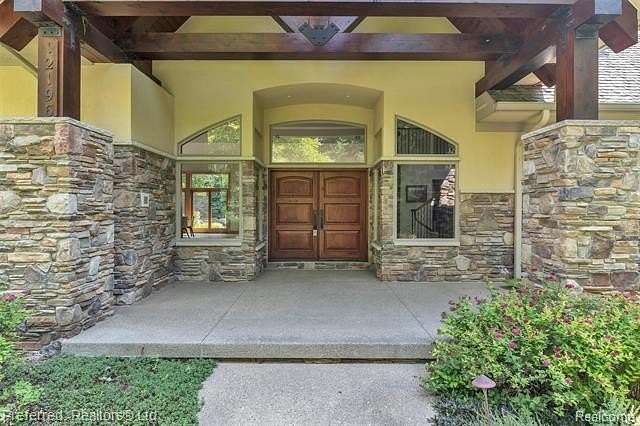 2.6 Acres of Residential Land with Home for Sale in Fenton, Michigan