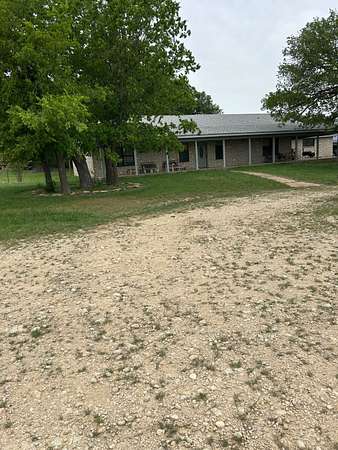 100 Acres of Land with Home for Sale in Jonesboro, Texas