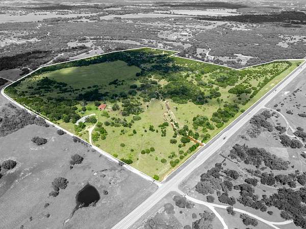 100 Acres of Land with Home for Sale in Jonesboro, Texas